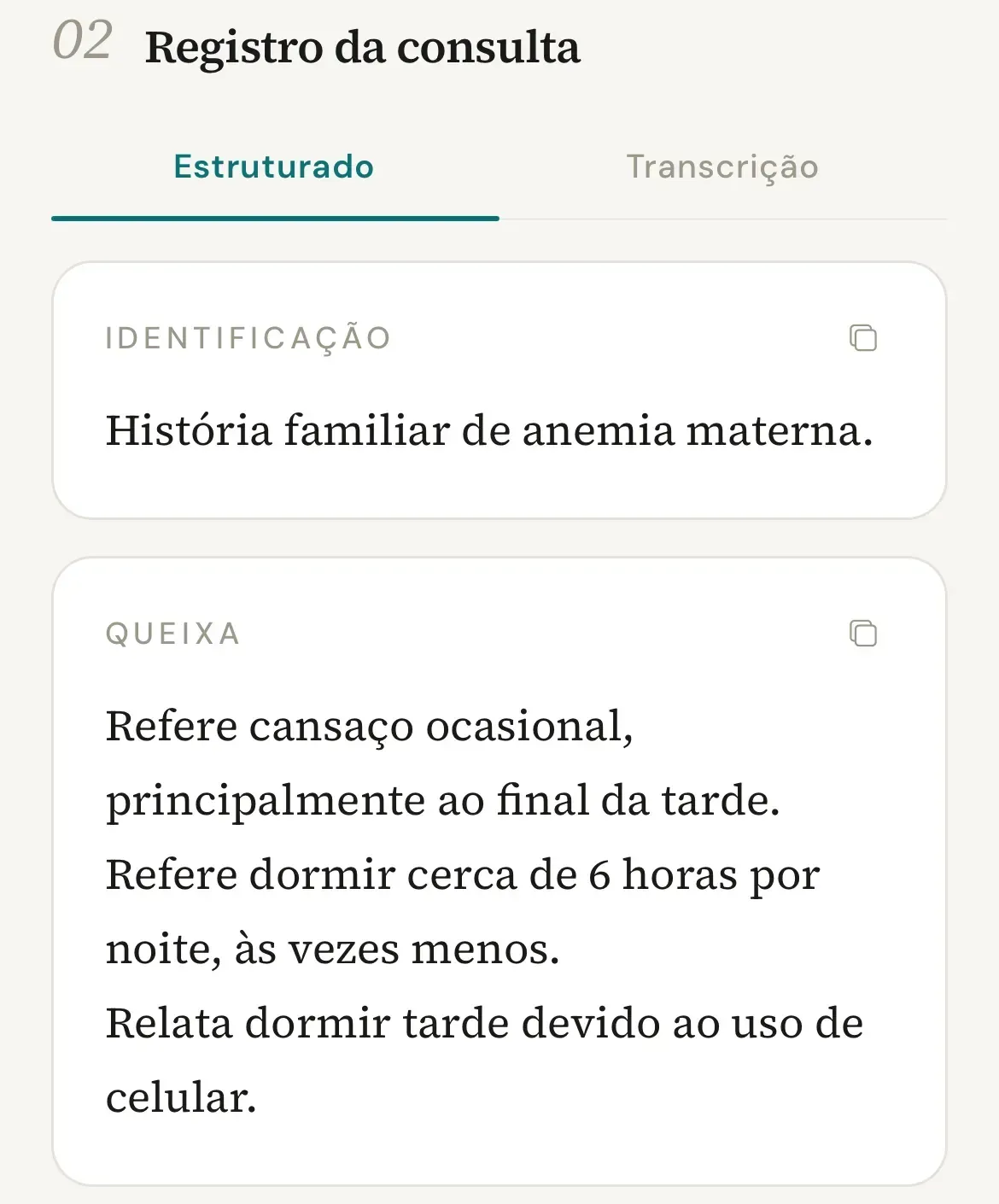 Seção Registro da consulta de uma consulta aguardando revisão, com as abas Estruturado e Transcrição e os campos Identificação e Queixa
